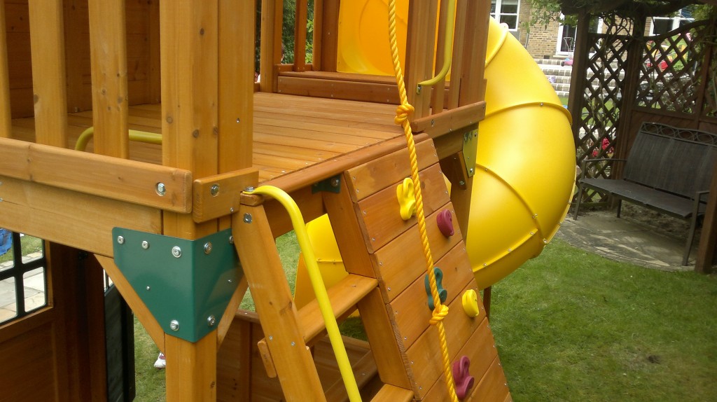 Cedar Summit Mountain View Resort Wooden Climbing Frame Installer