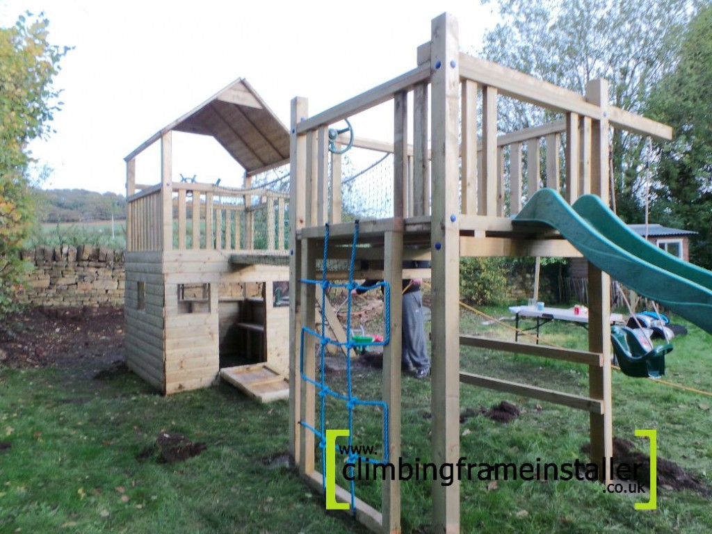 Climbing Frame Erection Team 