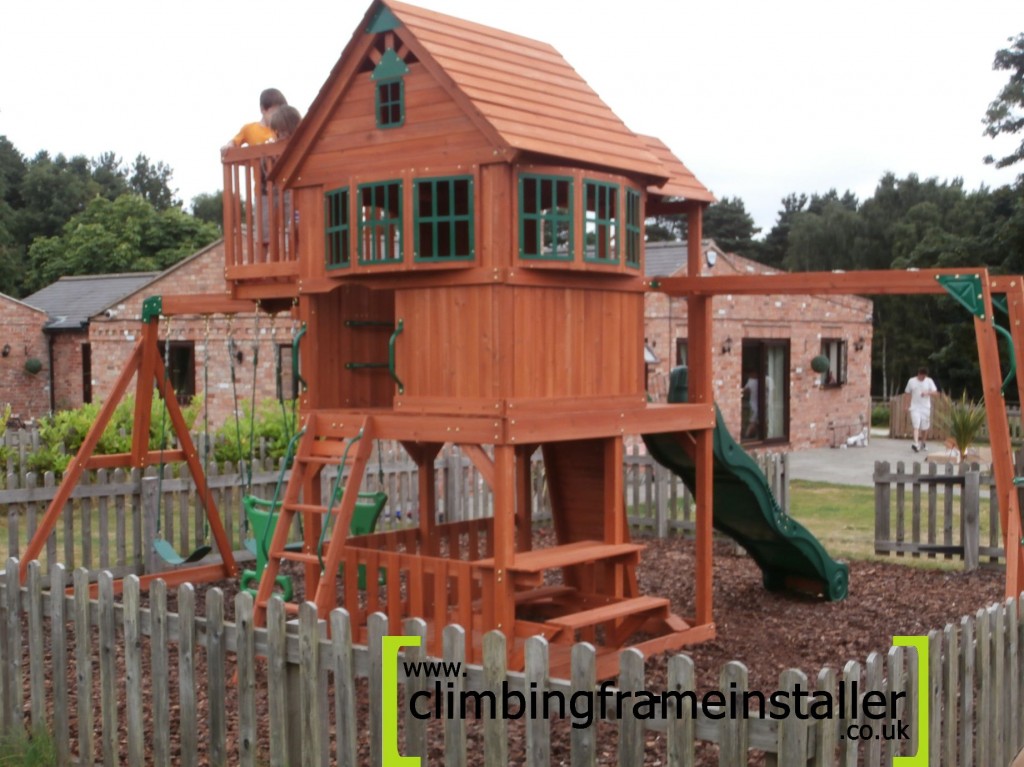 Selwood Skyfort Climbing Frame Climbing Frame Erection Team