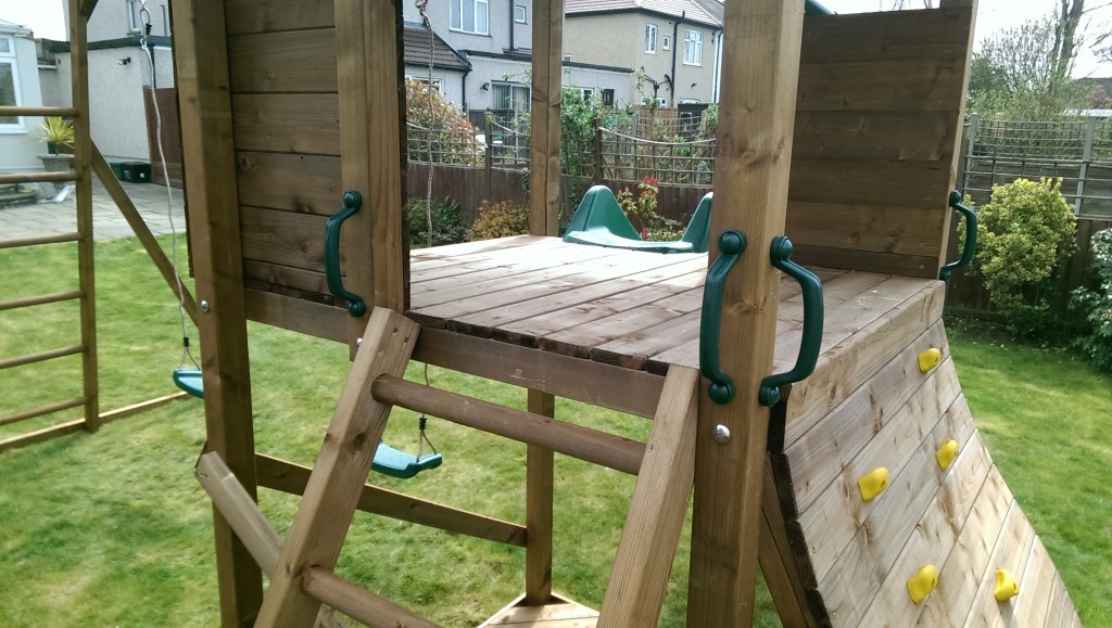The Dunster House MaxiFort Frontier Climbing Frame Climbing Frame
