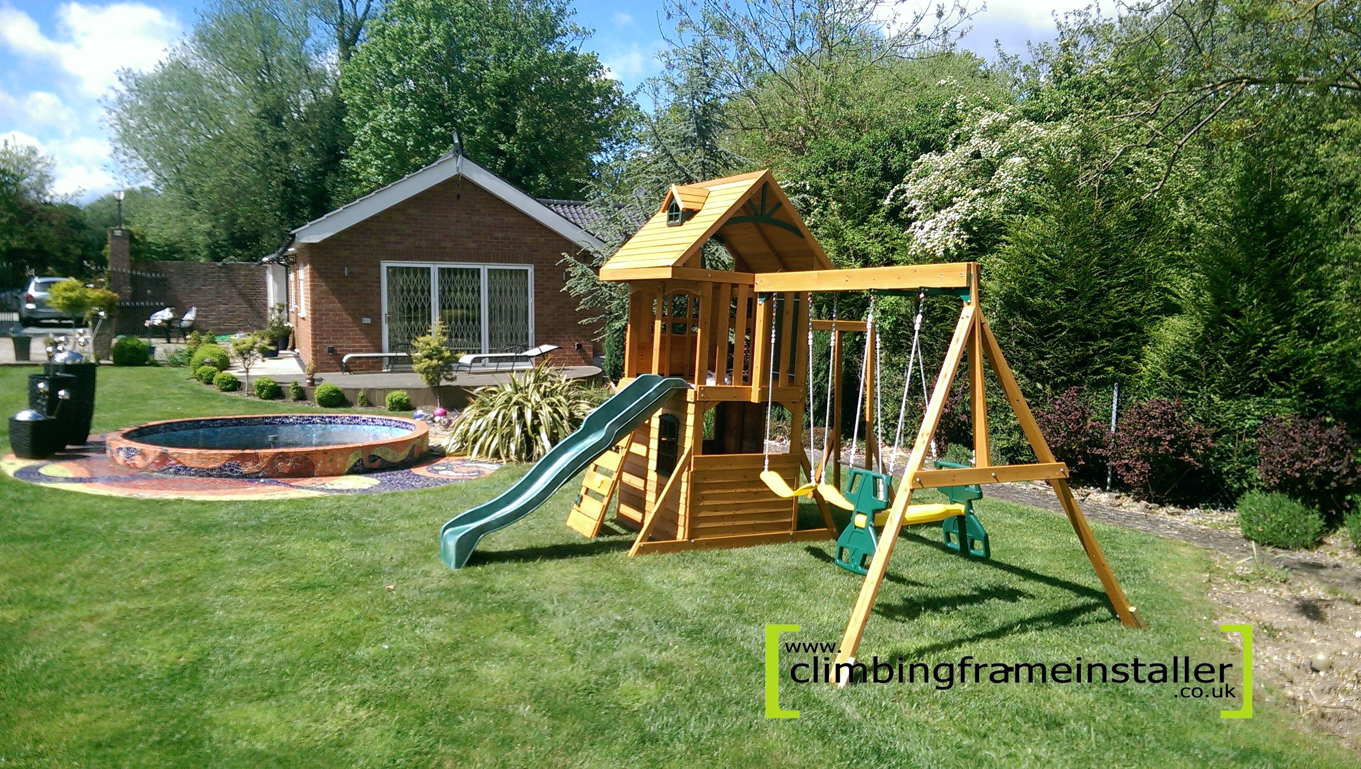 The Selwood Ridgeview Deluxe Clubhouse Play Frame