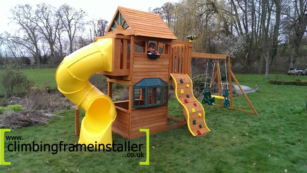 The Selwood Sandpoint Deluxe Climbing Frame