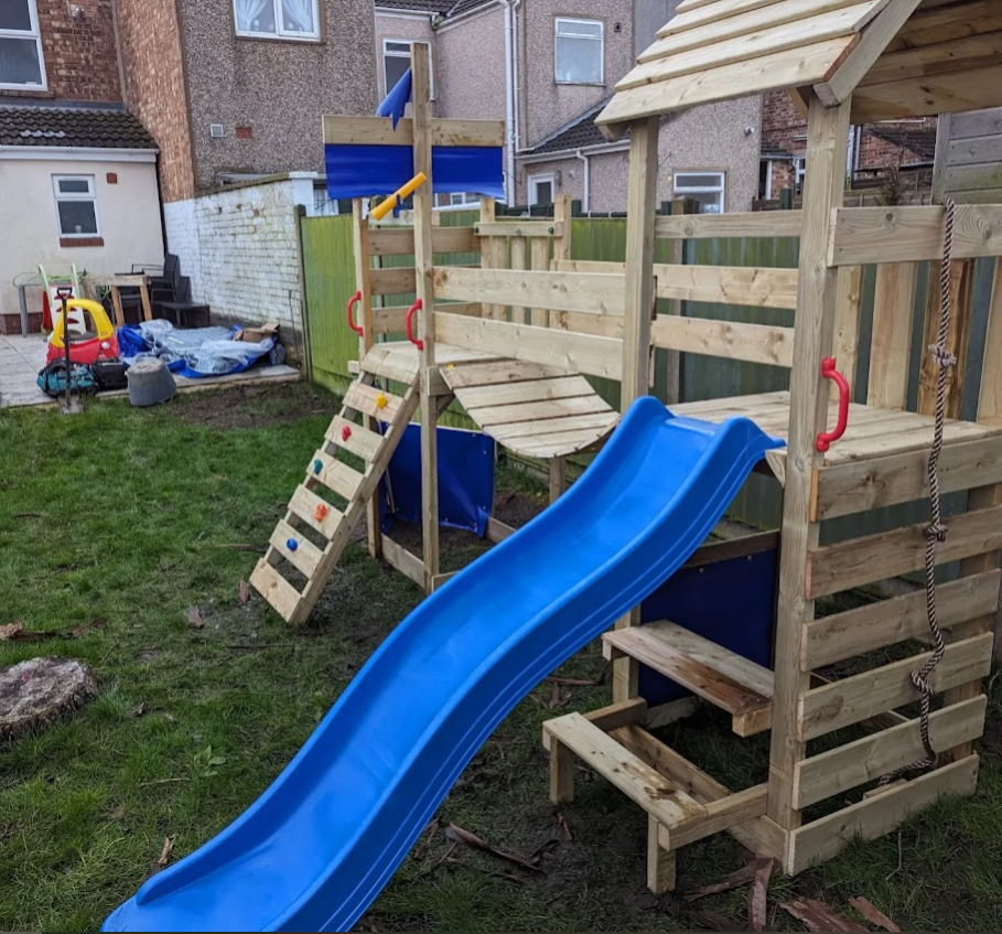 RECENT PLAYSET BUILDS Climbing Frame Installer